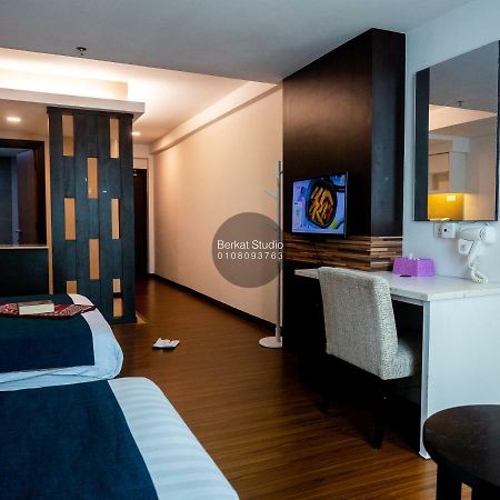 Berkat Studio Hotel Кота Бару Екстериор снимка