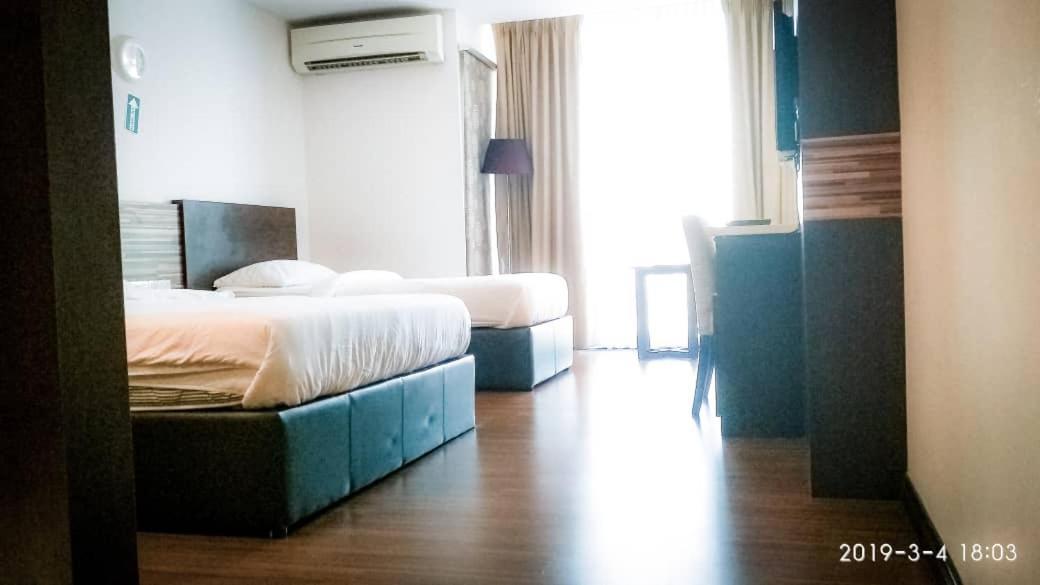 Berkat Studio Hotel Кота Бару Екстериор снимка