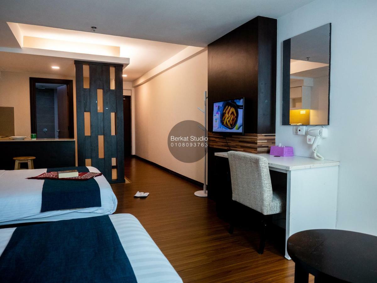 Berkat Studio Hotel Кота Бару Екстериор снимка