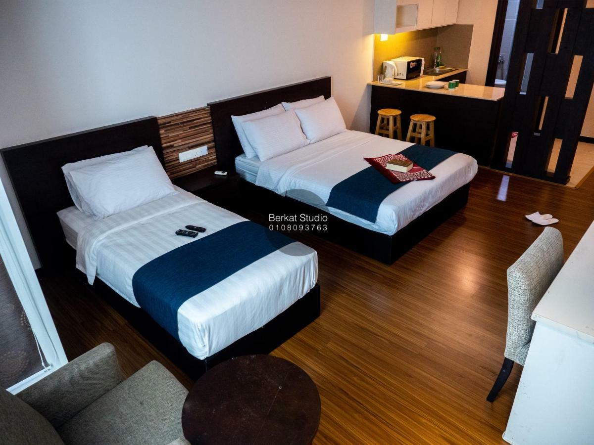 Berkat Studio Hotel Кота Бару Екстериор снимка