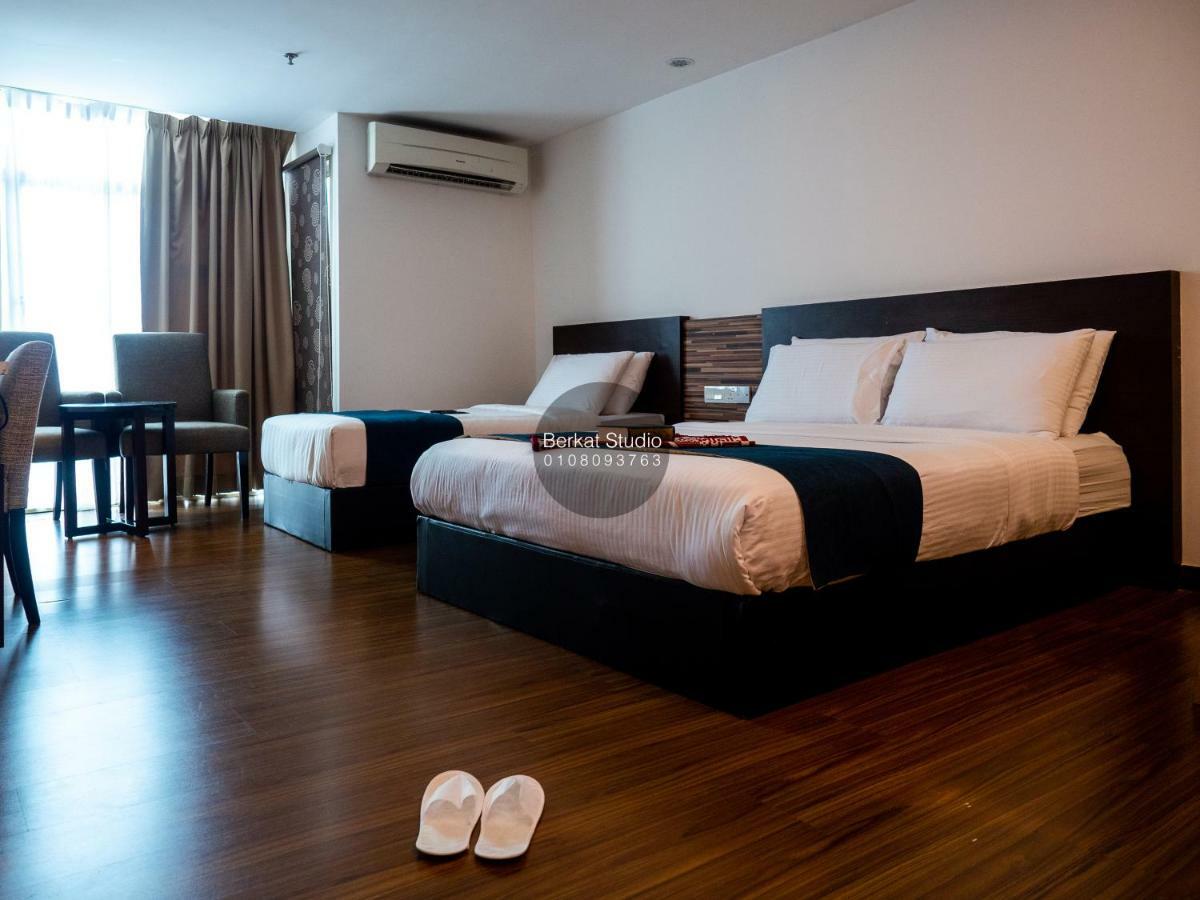 Berkat Studio Hotel Кота Бару Екстериор снимка