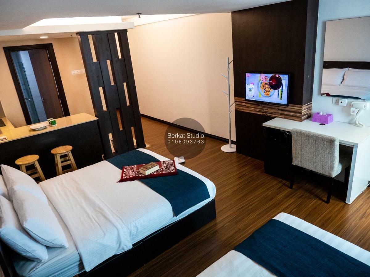 Berkat Studio Hotel Кота Бару Екстериор снимка