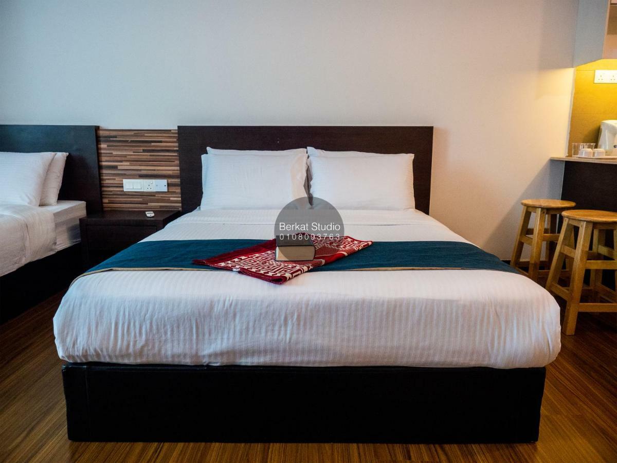 Berkat Studio Hotel Кота Бару Екстериор снимка